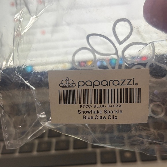 Paparazzi Turquoise Snowflake Hair Accessory - Picture 2 of 2